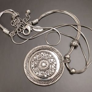 CHICO'S PLATINUM NECKLACE